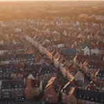 Analiza rynku: ceny mieszkań w Elblągu a działalność skupów